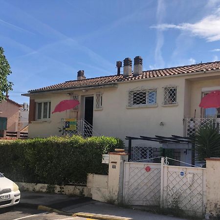 Votre Sejour A Sanary Dans Bas De Villa Avec Terrasse Vegetalisee Et Abritee Exposition Est Sud Ouest A 400M Du Centre Ville En Zone Pietonne Ou Tout Peut Se Faire A Pied Sanary-sur-Mer Eksteriør bilde