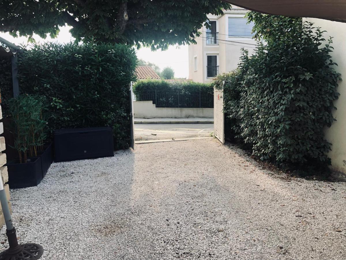 Votre Sejour A Sanary Dans Bas De Villa Avec Terrasse Vegetalisee Et Abritee Exposition Est Sud Ouest A 400M Du Centre Ville En Zone Pietonne Ou Tout Peut Se Faire A Pied Sanary-sur-Mer Eksteriør bilde