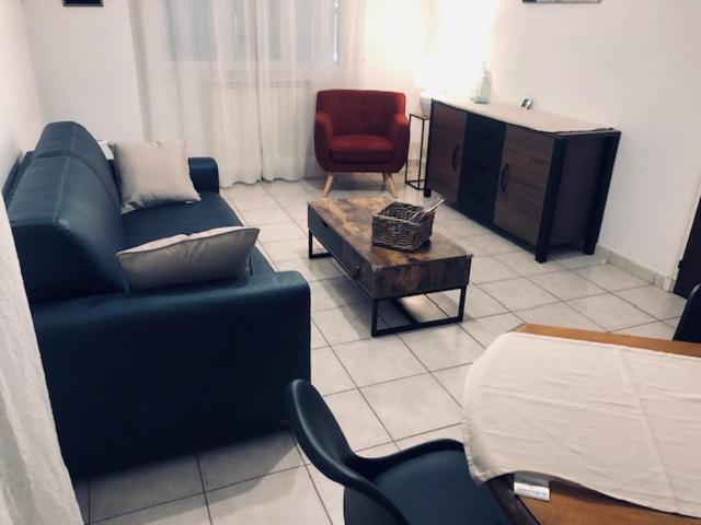 Votre Sejour A Sanary Dans Bas De Villa Avec Terrasse Vegetalisee Et Abritee Exposition Est Sud Ouest A 400M Du Centre Ville En Zone Pietonne Ou Tout Peut Se Faire A Pied Sanary-sur-Mer Eksteriør bilde